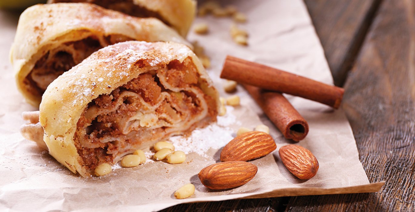 Apfelstrudel mit Zimt
